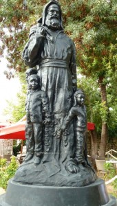 23 Myra3 - 1981-bronze-statue-at-the-St-Nicholas-Church
